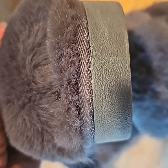 💖💖💖 Michael Kors fuzzy slides - Picture 8 of 10